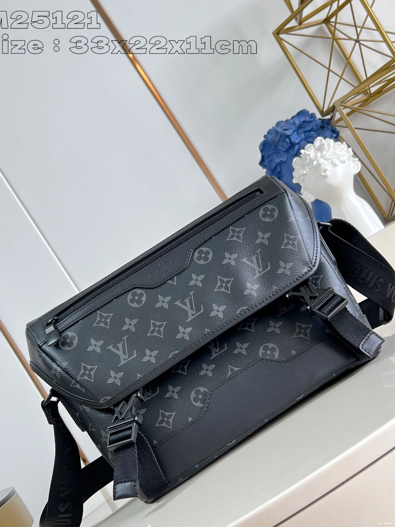 Cheap Voyager VUITTON LOUIS Messenger PM-33*22.5*11CM 0717